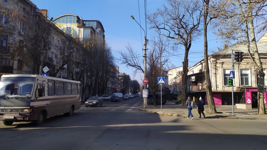 В Николаеве на пересечении улиц Большой Морской и Московской заработал светофор