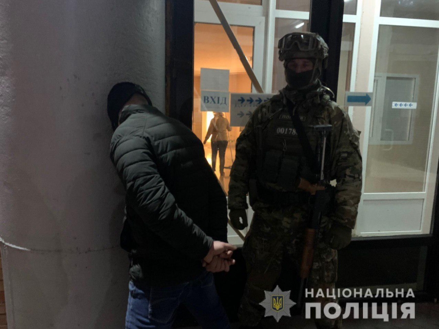 В Киеве задержали преступников, которые хотели похитить женщину ради выкупа. Видео