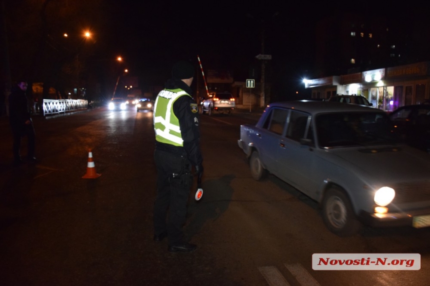 В Николаеве выехавший на главную «Чероки» протаранил три автомобиля