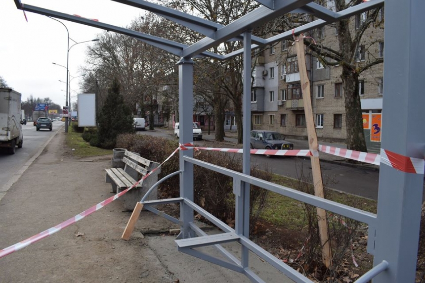 В Николаеве отремонтировали остановки общественного транспорта