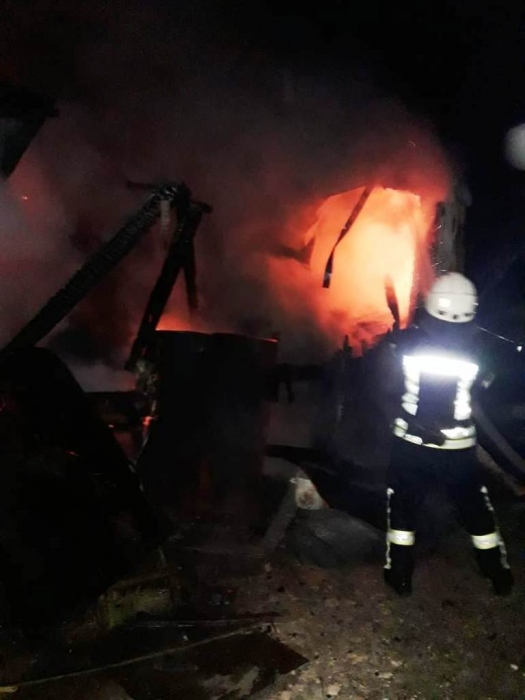 На Херсонщине сгорел вагончик фермерского хозяйства — внутри была женщина