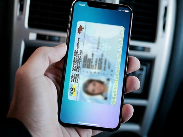 В Украине 20 000 водителей начали тестировать приложение с электронными водительскими правами