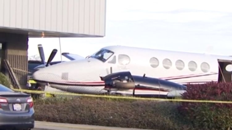 В США несовершеннолетняя угнала частный самолет и врезалась в ограждение