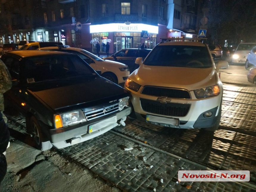 В центре Николаева два ДТП — на Московской и Потемкинской пробки, заблокировано движение трамваев