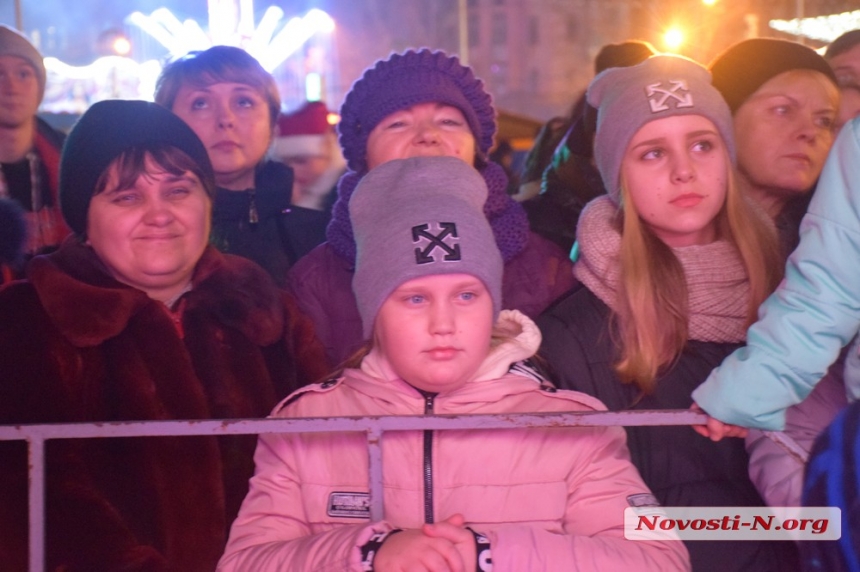 Как в Николаеве зажгли главную ёлочку. ФОТОРЕПОРТАЖ