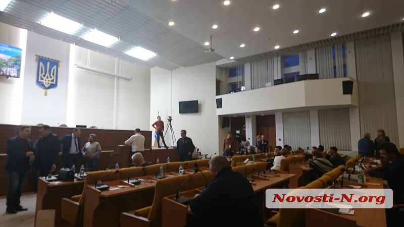 В Николаеве депутаты закрылись в кабинете у главы облсовета Москаленко