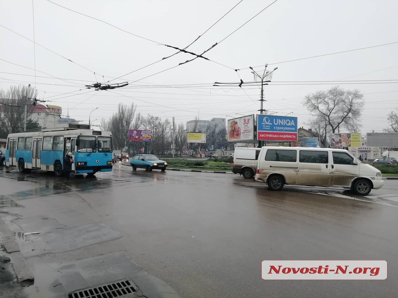 Из-за аварии на Пушкинском кольце на проспекте возникла огромная пробка