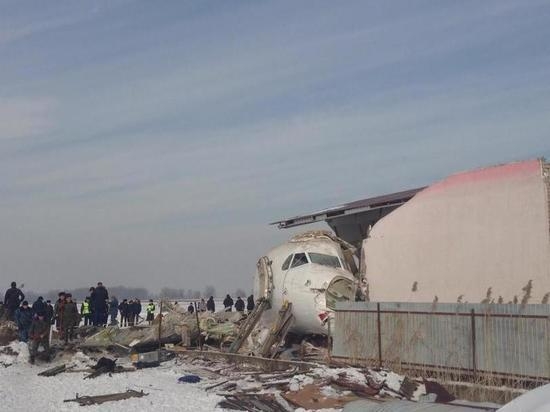 Выжившие после крушения самолета украинцы находятся в больнице с переломами позвоночников