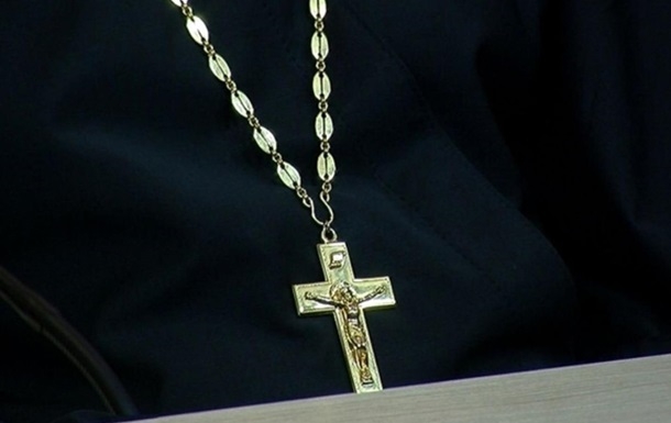 Французский юноша убил священника-педофила и проткнул ему горло крестом