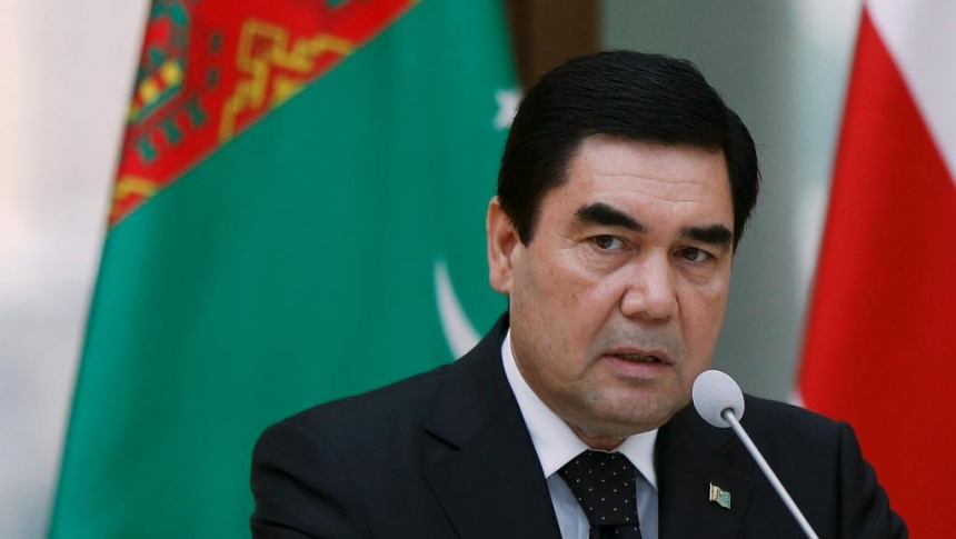 Президент Туркмении выступил в цирке на гарцующем коне. Видео