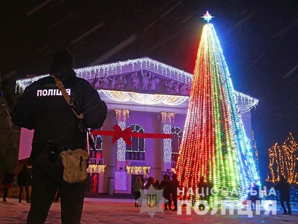 В новогоднюю ночь на улицы Украины выведут дополнительные наряды полиции и Нацгвардии