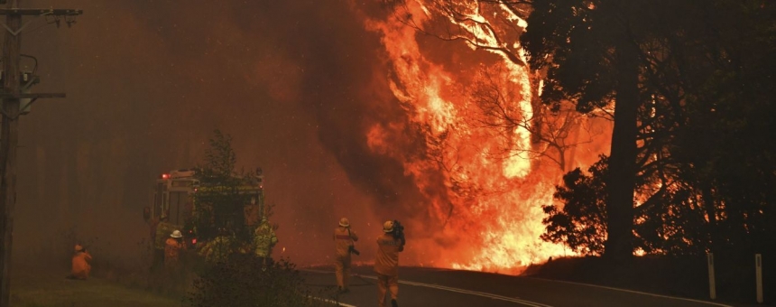 Лесные пожары в Австралии: власти эвакуировали около 100 тысяч жителей