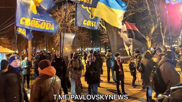 В городах Украины националисты провели марши в честь Бандеры
