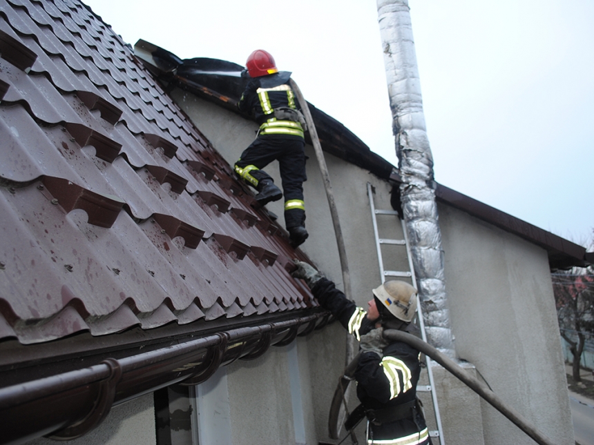 В Николаеве горела крыша в молитвенном доме