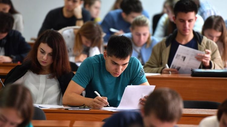 Вузам Украины разрешили выдавать дипломы собственного образца