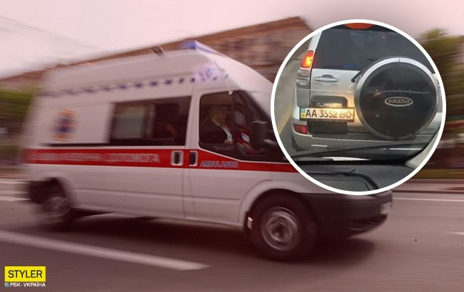 В Киеве скорая помощь не попала к ребенку из-за неадекватного водителя. Видео
