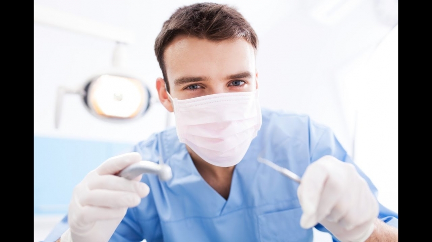 К апрелю в Украине уволят до тысячи зубных врачей