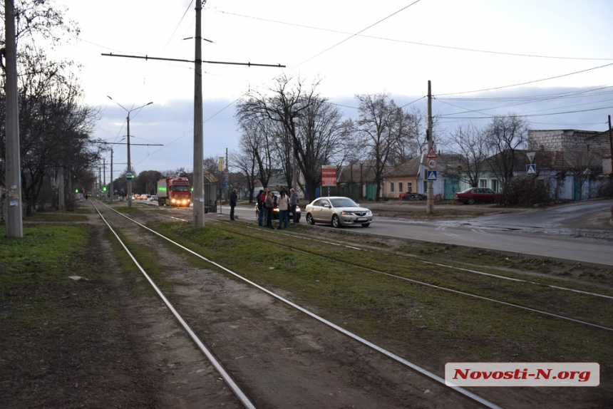В Николаеве столкнулись «Мазда» и «Шевроле» - утверждают, что виноват пешеход