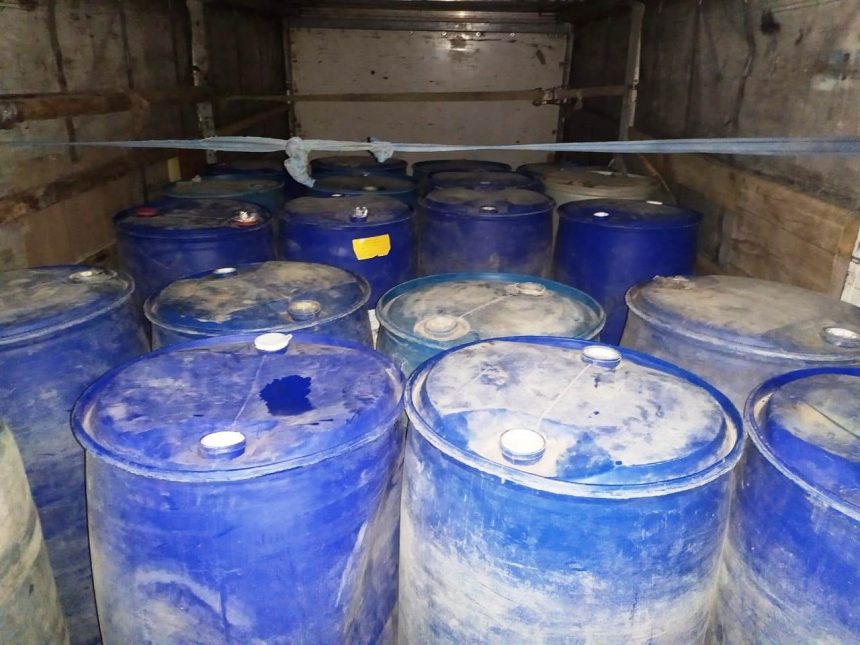 На Николаевщине задержали грузовик, незаконно перевозивший 15 тонн спирта