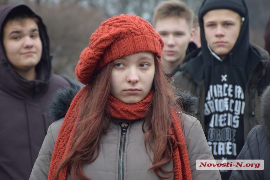 «Бой под Крутами»: глава облсовета сама начала митинг-реквием, из-за опоздания вице-губернатора