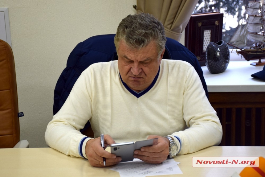Николаевский депутат предложил закупить для врачей костюмы, защищающие от коронавируса