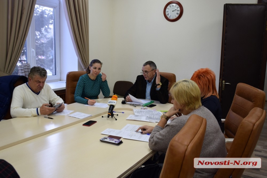 Николаевский депутат предложил закупить для врачей костюмы, защищающие от коронавируса