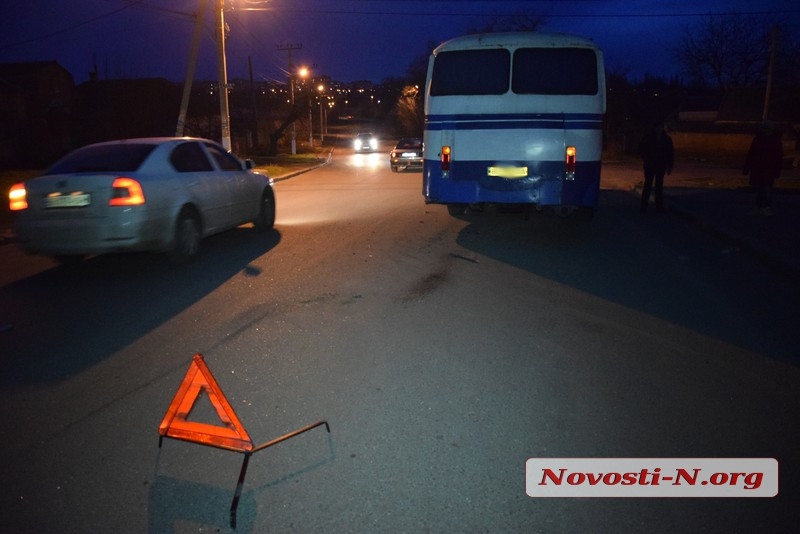 В Николаеве пьяный водитель на «Мерседесе» протаранил пассажирский автобус