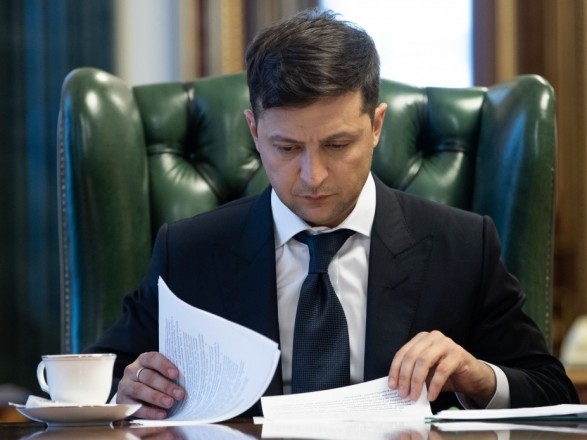 Зеленский подписал закон об уменьшении штрафов за нарушение трудового законодательства