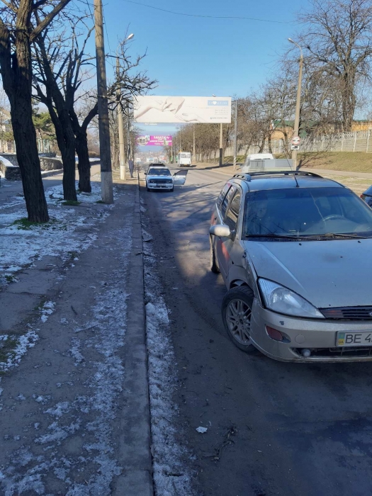 Открытые двери авто на проезжей части: в Николаеве произошло сразу два ДТП