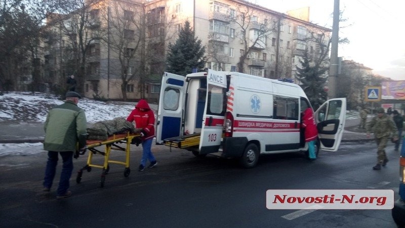 В Николаеве ищут свидетелей ДТП, в котором микроавтобус сбил на переходе военнослужащего