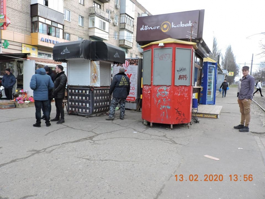 На Богоявленском проспекте в Николаеве снесли два киоска и «наливайку»