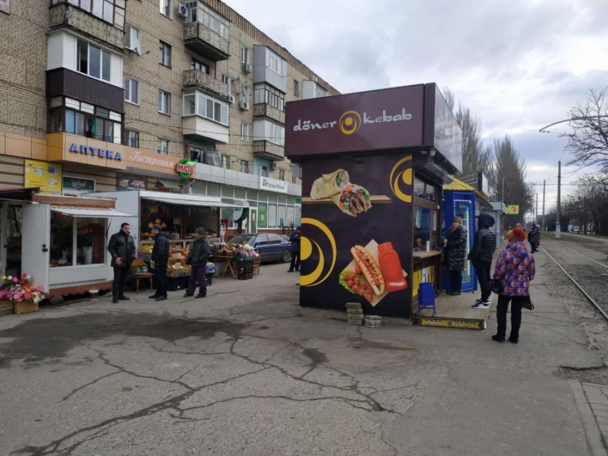На Богоявленском проспекте в Николаеве снесли два киоска и «наливайку»