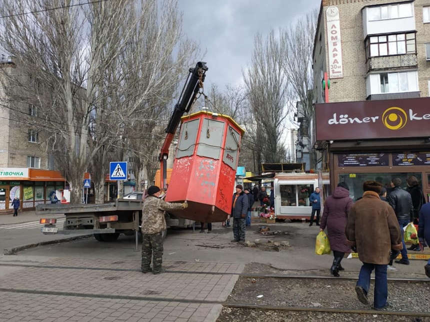 На Богоявленском проспекте в Николаеве снесли два киоска и «наливайку»