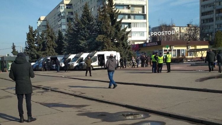 В Харькове для охраны митинга советских ветеранов стянули десятки полицейских