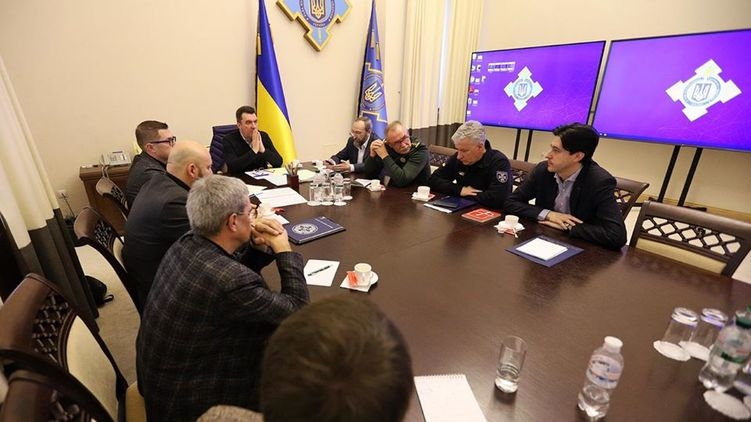 Зеленский созывает экстренное заседание СНБО из-за обострения обстановки на Донбассе