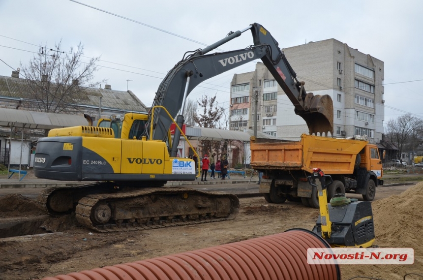 В центре Николаева меняют коллектор — закончить планируют в течение года