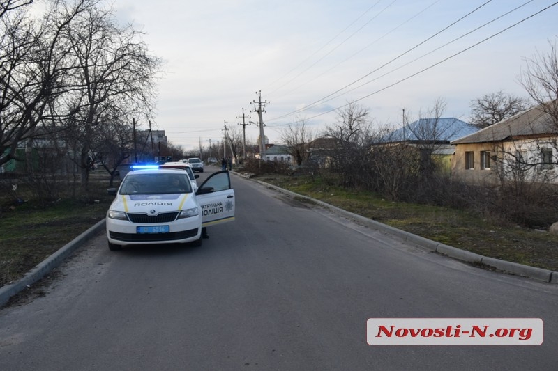 В Николаеве мопед въехал в «Рено»: серьезно пострадали два человека