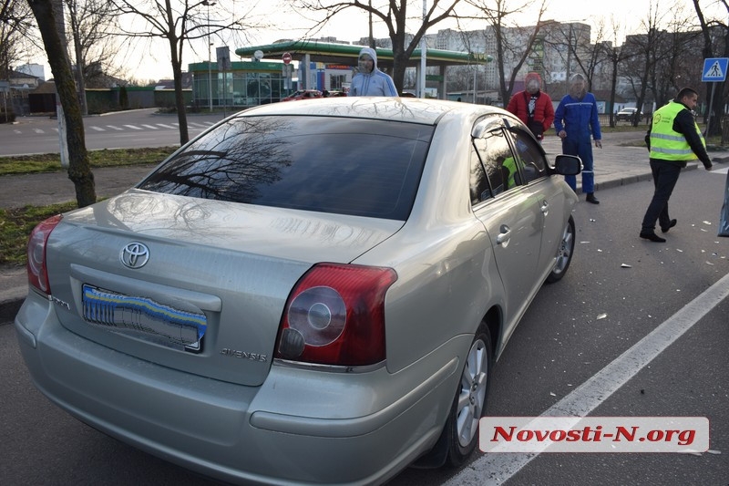 В центре Николаева столкнулись «Тойота» и «Деу»