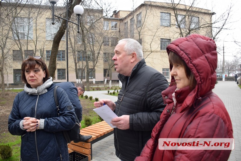  В Николаевском сквере искали «потерявшиеся» 1000 кустов самшита за 250 тыс.: пока не нашли