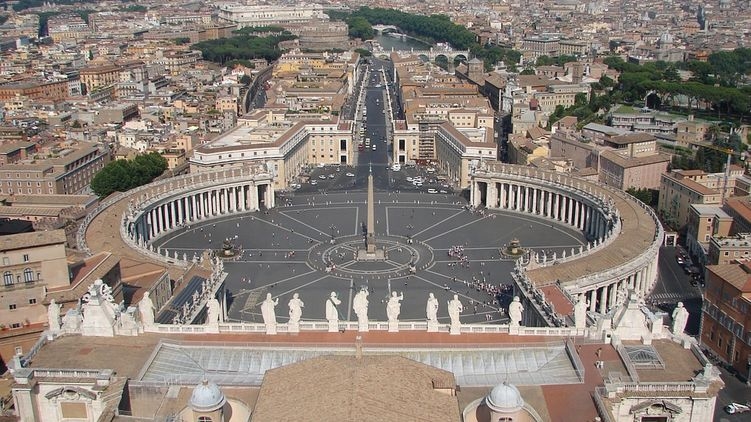 Коронавирус добрался и до Ватикана: зарегистрировали первый случай