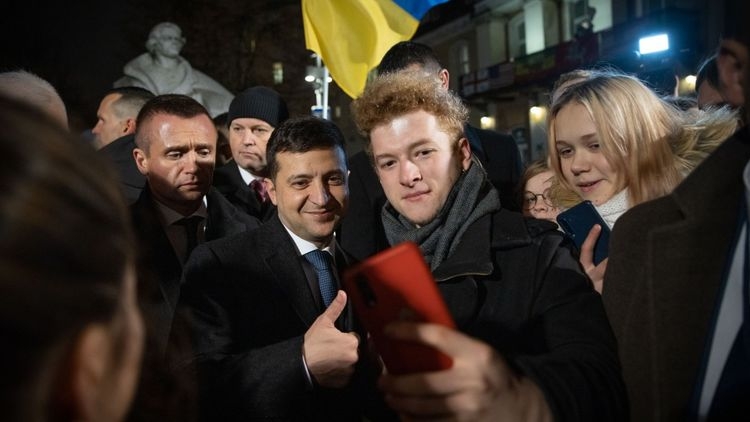 Украинцы сами захотят Зеленского на второй срок - замглавы Офиса президента
