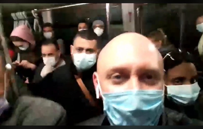 Из Италии в Киев прибыл самолет с больными пассажирами. Видео