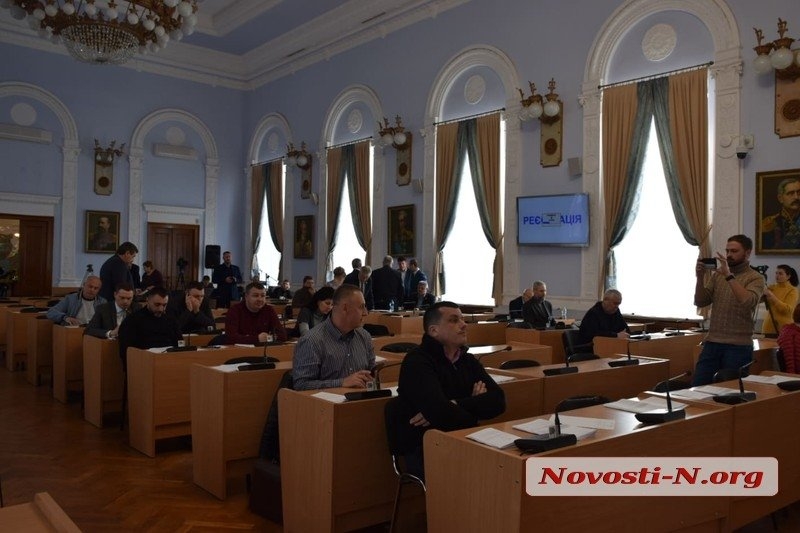 Закрыть все: в Николаеве депутаты поддержали тотальный карантин