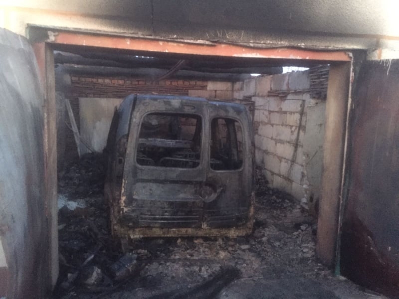 На Николаевщине сгорел гараж с автомобилем «Рено» внутри