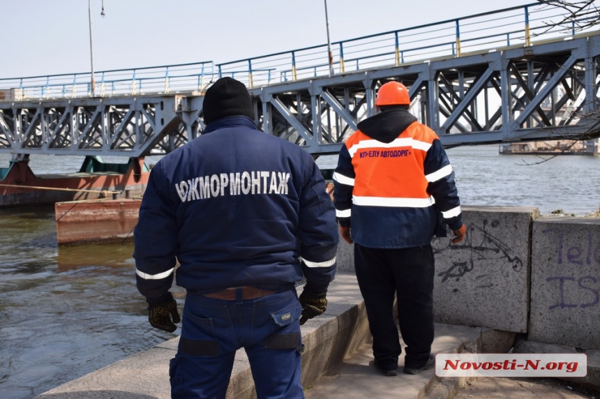 В Николаеве завершен первый этап ремонта понтонного моста 