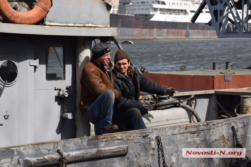 В Николаеве завершен первый этап ремонта понтонного моста 