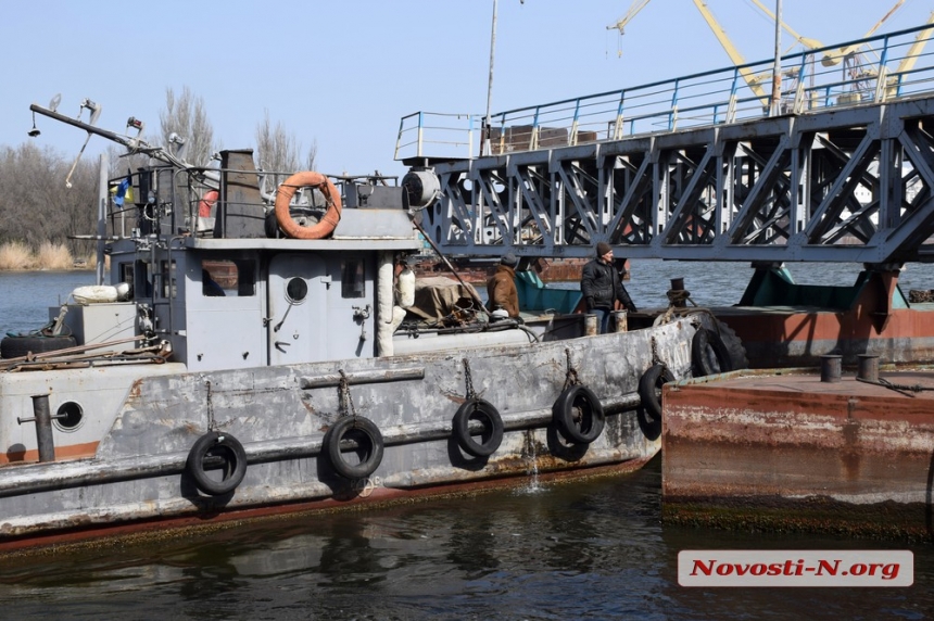 В Николаеве завершен первый этап ремонта понтонного моста 