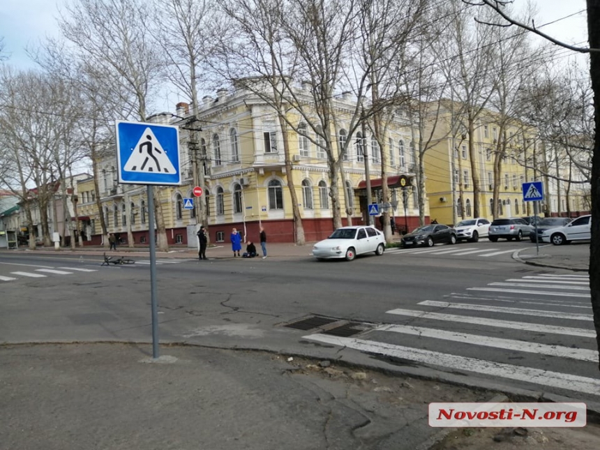 В центре Николаева «Опель» сбил велосипедиста