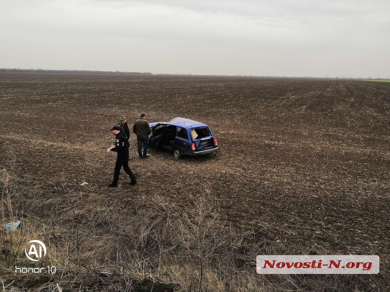 Под Николаевом перевернулись «Жигули» — пострадали три человека