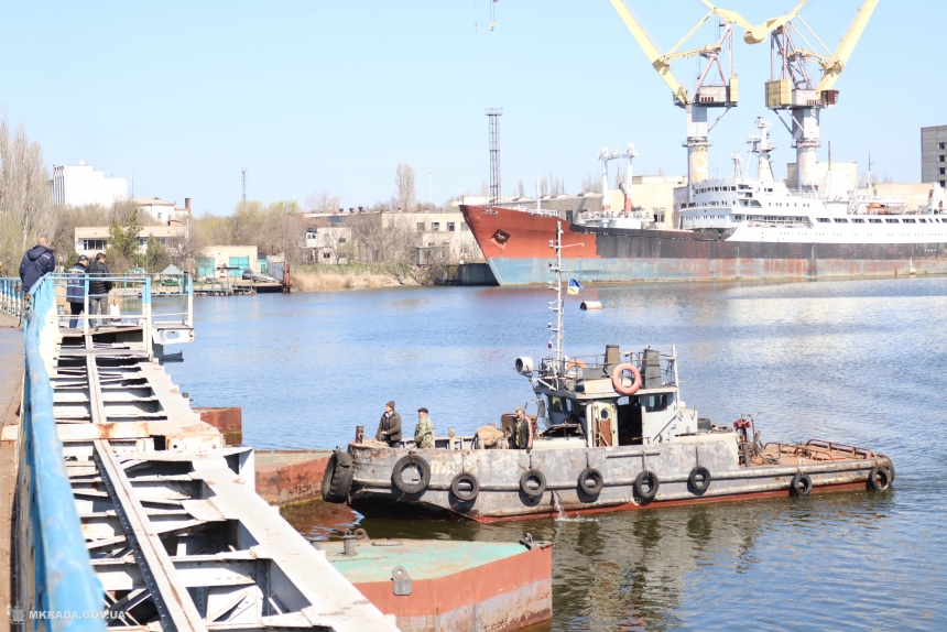 В Николаеве открыли для пешеходов понтонный мост